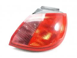 Mitsubishi Colt VI (-10/08) (3-drs.) achterlicht Rechts buiten OES! MR957366
