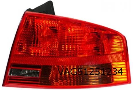 Audi A4 Sedan (1/05-4/08) achterlicht Rechts buiten OES! 8E5945096