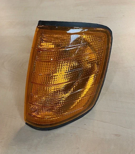 Mercedes-Benz W124 (-7/93) knipperlicht Links oranje MQ+ A1248260043 Oldtimer RESTPARTIJ!