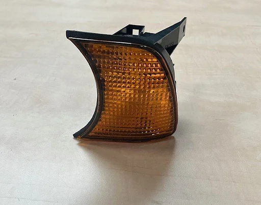 BMW 5-serie (1/88-1/97) (E34) knipperlicht Links oranje MQ+ BN2110L Oldtimer RESTPARTIJ!