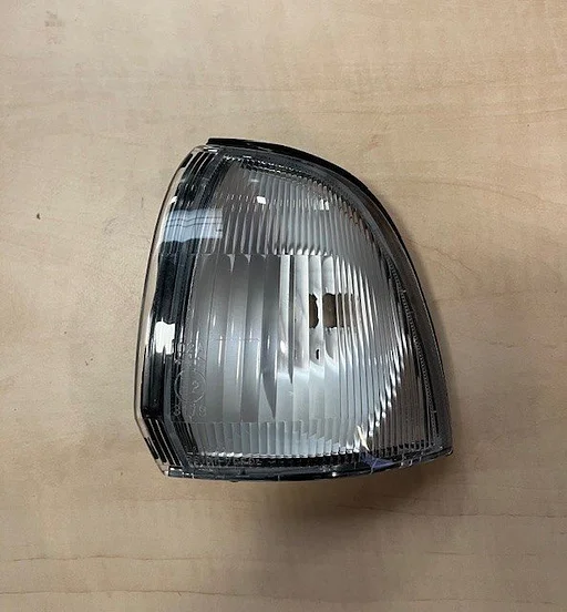 Suzuki Alto SH 6/94-4/02 (chassis EF) stadslicht Links (naast koplamp) OES! 36102M70F00