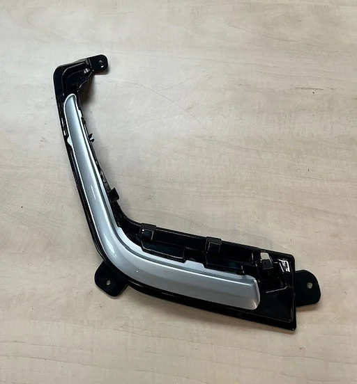 Peugeot 308 (9/07-10/13) sierstrip / vertilatiegrill / afwerkingstrip / berschermingsstrip Links voor Origineel! 1607809580 RESTPARTIJ!