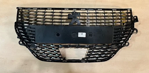 Peugeot 208 (10/19-10/23) (P21E) voorbumpergrille midden (FVD grijs / chrome) (Beschadigd) Origineel! 98232100VD RESTPARTIJ!