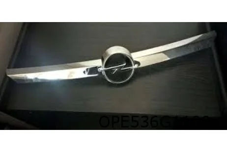 Opel Corsa C Combo (1/02 - 2/12) Opel Corsa C (11/00 - 11/06) 10/03- grillelijst chrome (inc. embleem) Origineel! 13190975