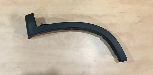 Citroen/Fiat/Peugeot (6/06-) voorwielrandlijst Rechts (instaplijst achter voorwiel) (-> 1/18 donkergrijs) (alleen versie ''Heavy'' / 4BJ) Origineel! 0735465361 RESTPARTIJ!