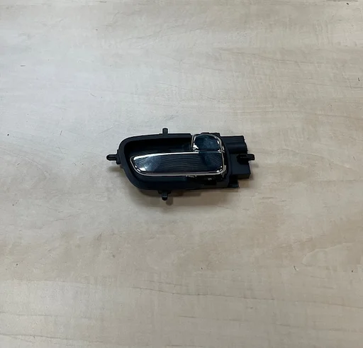 Hyundai i20 (8/08-12/15) handgreep portier (binnenkant) Origineel! 826201J0209P RESTPARTIJ!