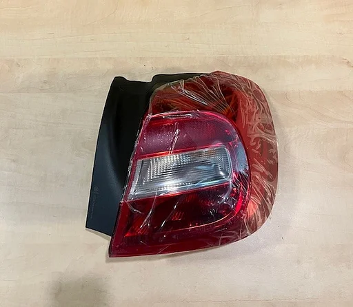 Mercedes-Benz GLA-Klasse (-5/17) achterlicht Rechts buiten OES! A1569060858 RESTPARTIJ!
