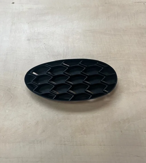 Toyota Aygo (2/09-3/12) voorbumpergrille Rechts onder Origineel! 814810H010 RESTPARTIJ!