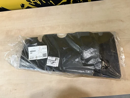 Peugeot 605 (5/90-4/00) Luchtgeleider voorbumper Origineel! 1679972780 RESTPARTIJ!