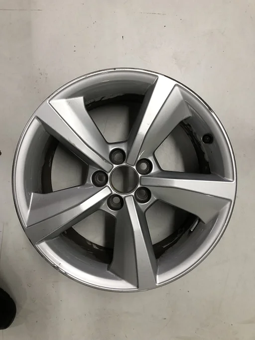 Audi A1 8X velg 7x16 et34 8xa 601 025e