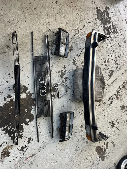 Audi 200 C2 typ 43 koplamp grill bumper frontset