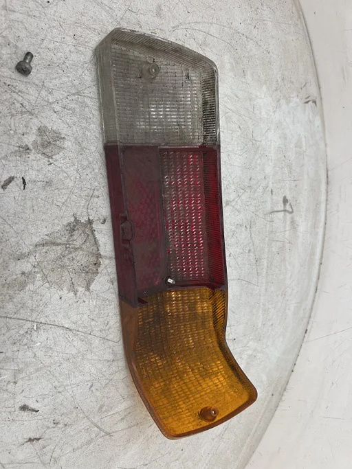 Audi 60 75 90 F103  achterlichtglas links