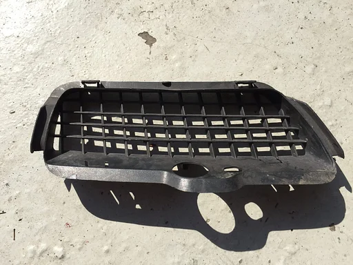 Bumperrooster links VW Golf 1H6853665A