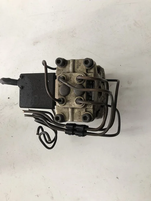 Audi 80 B4 ABS pomp bosch 4A0