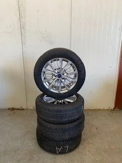 Ford Kuga Lmv Uniroyal winterbanden 225/60 R18