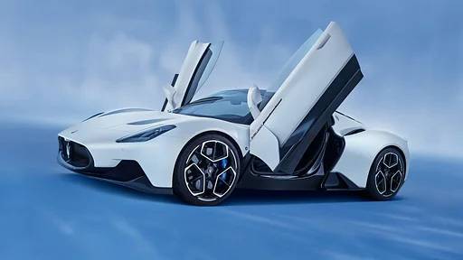 DEMO 20’’ MASERATI MC 20 VELGEN ZOMERBANDEN ORIG SET UNIEK