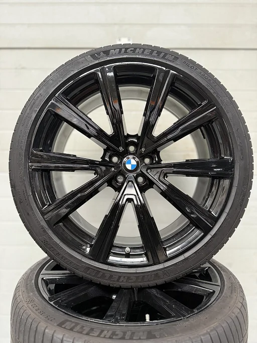 DEMO 22’’ BMW X5 X6 G05 G06 VELGEN ZOMERBANDEN ORIG SET TPMS 746i