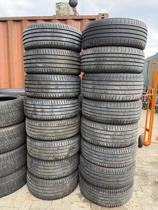 JONG GEBRUIKT 18’’ZOMERBANDEN 18 INCH 225 45 18 255 40 18 BMW G20