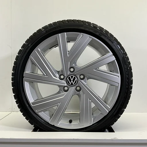 VOLKSWAGEN GOLF 8 VELGEN SET WINTERBANDEN 18 INCH