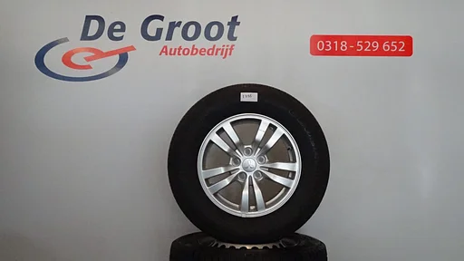 Zomerbanden/ zomerwielen 215/70/16 Mitsubishi Outlander