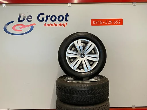 Zomerwielen / zomerbanden 205/60/16 VW Caddy