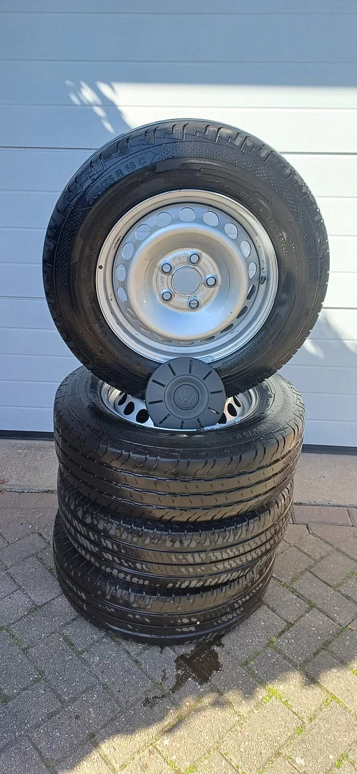 Zomerwielen / zomerbanden 205/75/16 VW Crafter