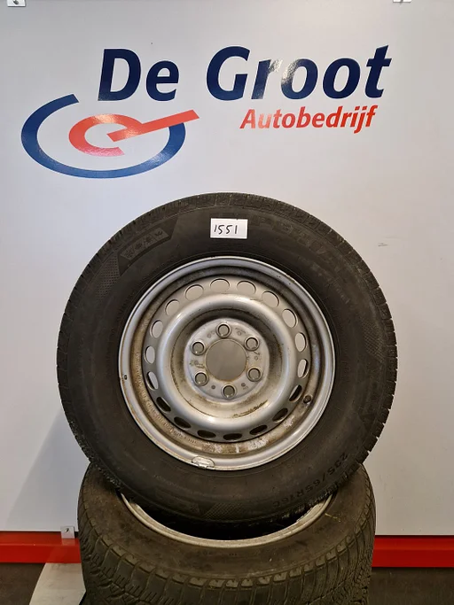 All-seasonwielen / all-seasonbanden 235/65/16 Mercedes Sprinter