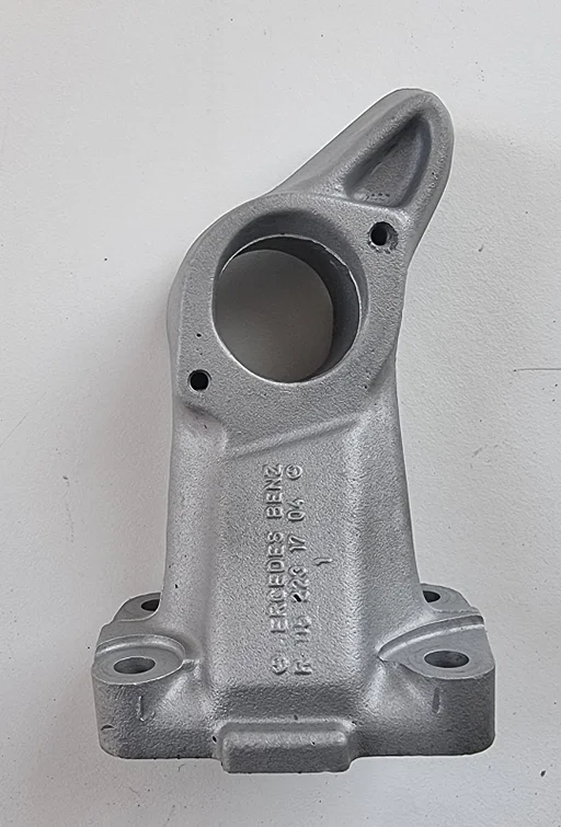Mercedes-Benz Motorsteun A1152231704