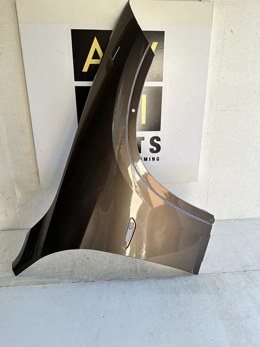 Bmw X1 F84 spatbord voorscherm rechts 2009-