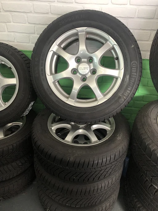 Set CONTINENTAL banden + sportvelg 205/60R16 Winter