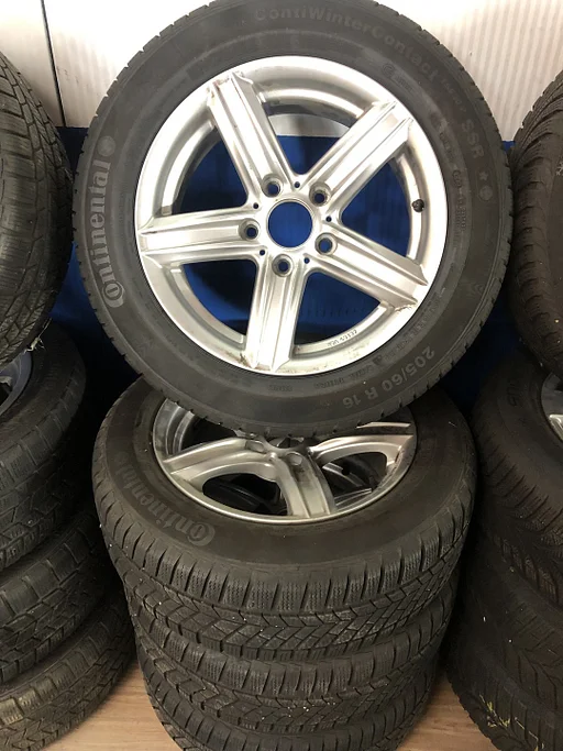 Set CONTINENTAL sportvelgen + banden 225/50R16 winter