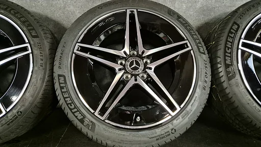 18 inch Mercedes C klasse W206 AMG Zwart zomerbanden