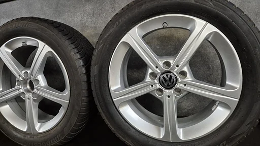 17 inch Volkswagen Touran Winterbanden 205 55 17 Passat T-Roc