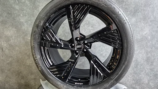 22 inch Q8 Q7 SQ8 Sq7 e-tron zomerbanden 4M8601025CP Zwart