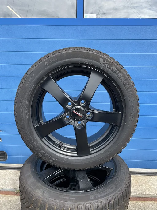 Winterset Mini F55 F56 ZGAN 17'' Zwart Dezent Michelin 8 mm