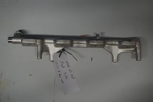 Origineel BMW X1 F48 X2 F39 brandstof rail