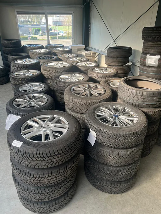 Autobanden Sets & Auto Band-Velg Combi Sets – Voor Diverse auto's