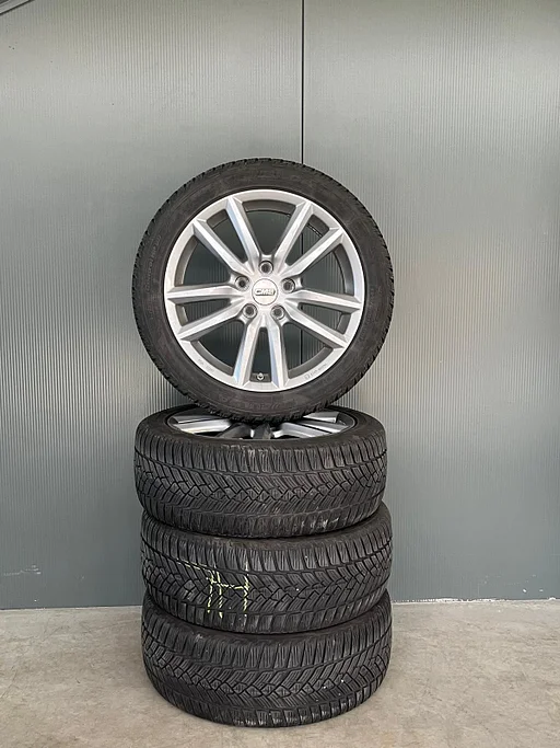 4 banden + velgen set. 225/45/R17 91h.