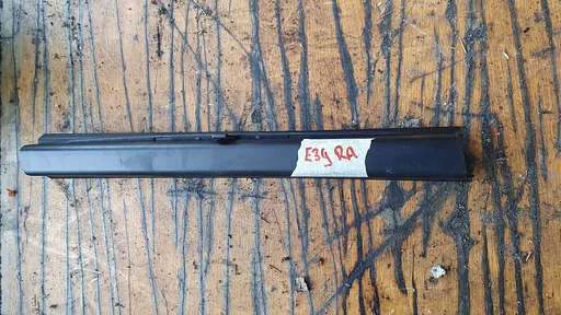 Zonnescherm rechts achter klein BMW 5-serie E39 touring