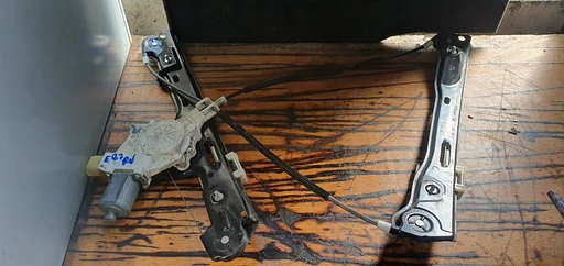 Raammechanisme rechtsvoor BMW 1-serie E87