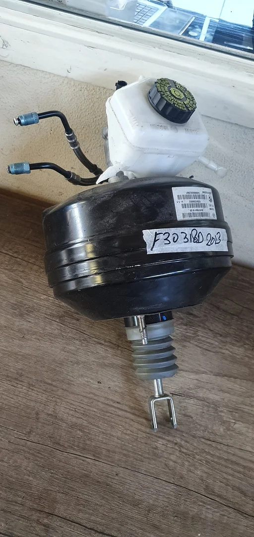 rembekrachtiger met hoofdremcilinder BMW 3-serie F30 318d