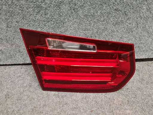 BMW F30 F31 VANAF 2013  ACHTERLICHT KOFFERKLEP LINKS ORIGINEEL