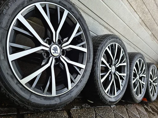 Orig. 17 inch Skoda Ocatvia Jetti SuperB velgen zomerbanden