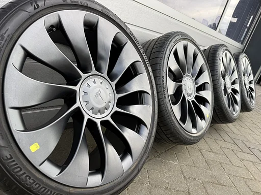 21 inc Tesla Model Y velgen Performance sensoren zomerbanden