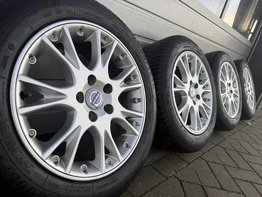 16 inch Volvo S60 V70 S70 C70 S80 velgen 4 seizoenen banden