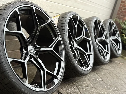 22 " Audi RS6 C7 C8 RS7 C7 C8 A8 S8 D4 velgen Pirelli banden