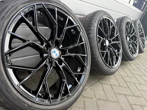 zwarte 19 inc BMW 3 4 serie G20 G21 G22 G23 i4 velgen banden