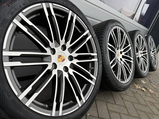 21 inch Porsche Cayenne E2 92A E-Hybrid GTS velgen en banden