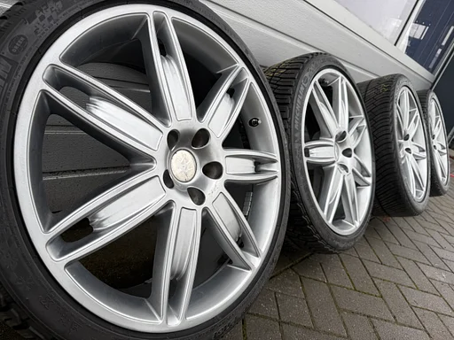 Originele 20 inch Maserati GTS Quattroporte velgen banden