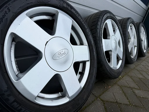 Orginele 15 inch Ford Fiesta Fusion B Max velgen zomerbanden